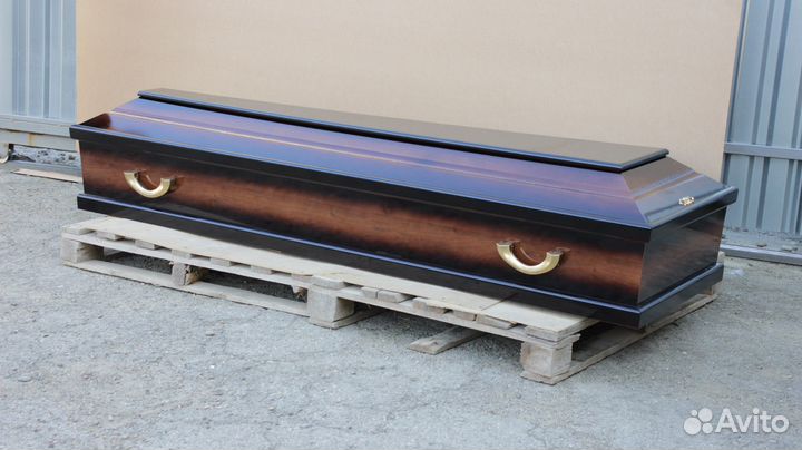 Гробы лакированные