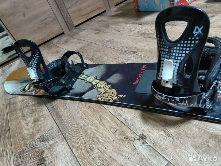 Сноуборд с креплениями 159