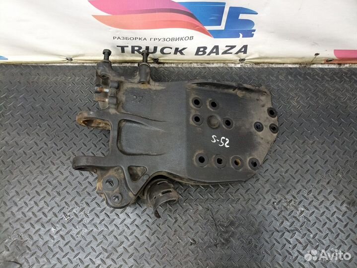 1846827 Кронштейн переднего бампера правый