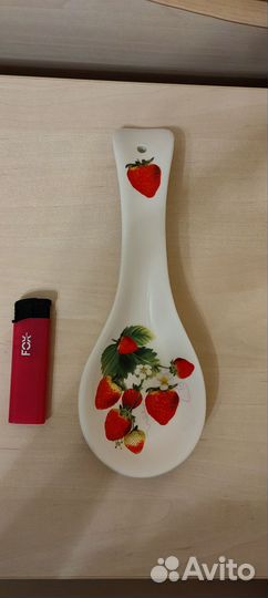 Керамическая поставка для ложки