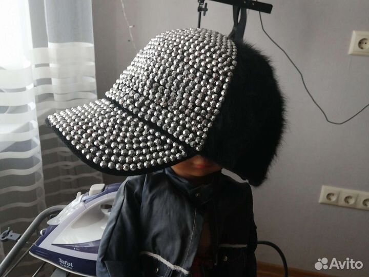 Кепка со стразами ангора