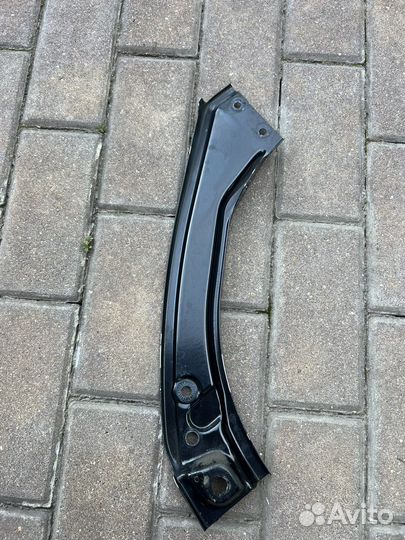 Кронштейн панели перед правый vw polo 6