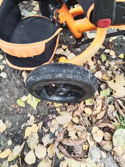 Детский трехколесный велосипед с ручкой