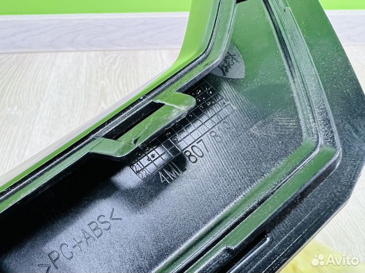 Накладка бампера Lamborghini Urus 4ML807819