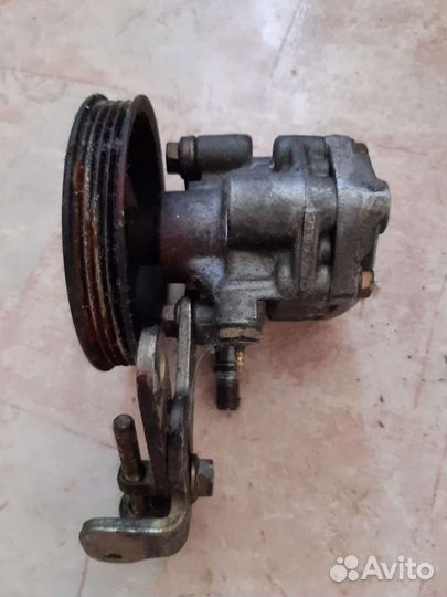 Мазда фамилия 1.3л 2000г Гур