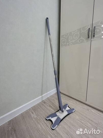 Швабра с отжимом на ручке