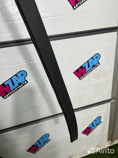 Молдинг крыши правый Dodge Ram 5 DT 2019 68311248