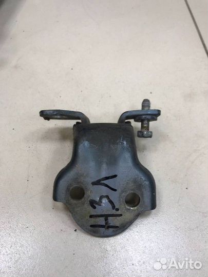 Петля двери задней левой нижняя