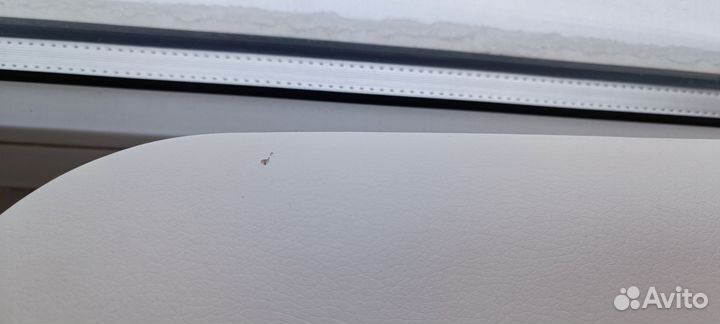 Подставка для рук маникюрная + пылесос