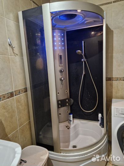 Душевая кабина 90х90 угловая