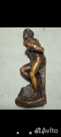 Старинные бронзовые статуэтки