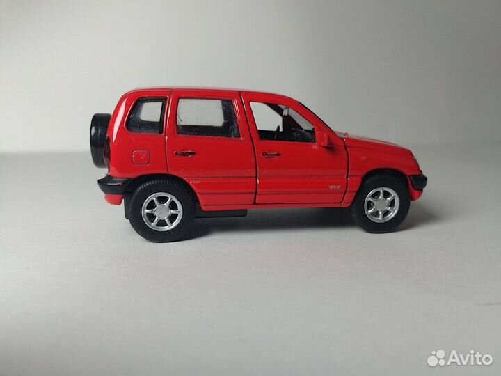 Niva-Chevrolet Welly 1:36