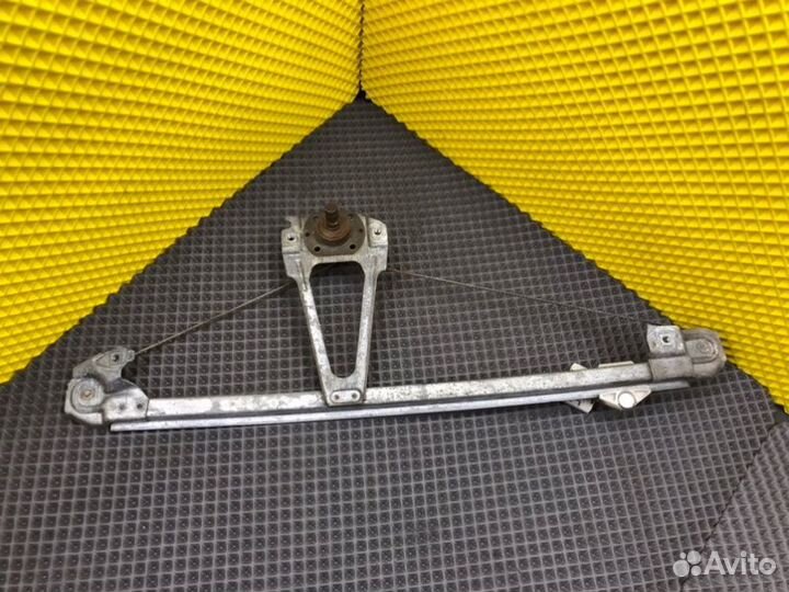 Стеклоподъемник задний правый Mercedes-Benz 190E