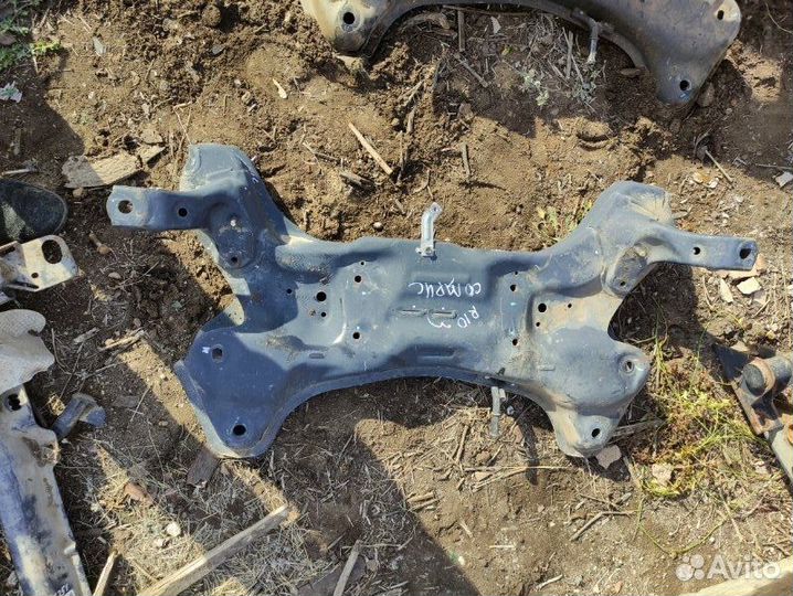 Подрамник передний Hyundai Solaris RB G4FA 2011