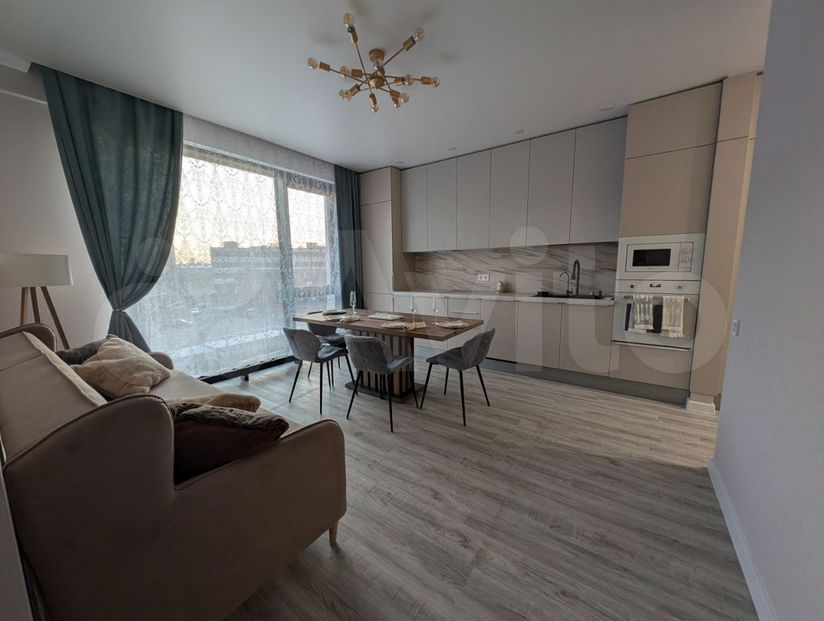 2-к. квартира, 55 м², 4/30 эт.