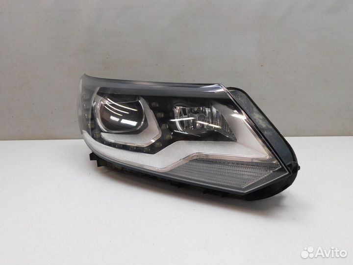 Фара правая Volkswagen Tiguan