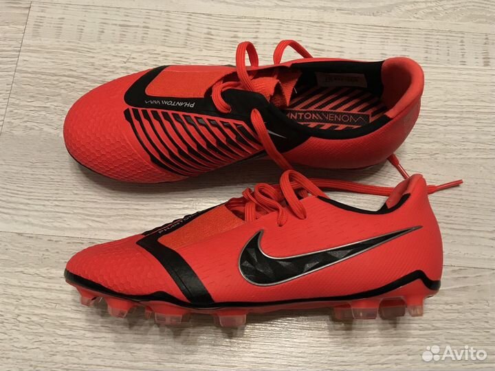 Футбольные бутсы nike