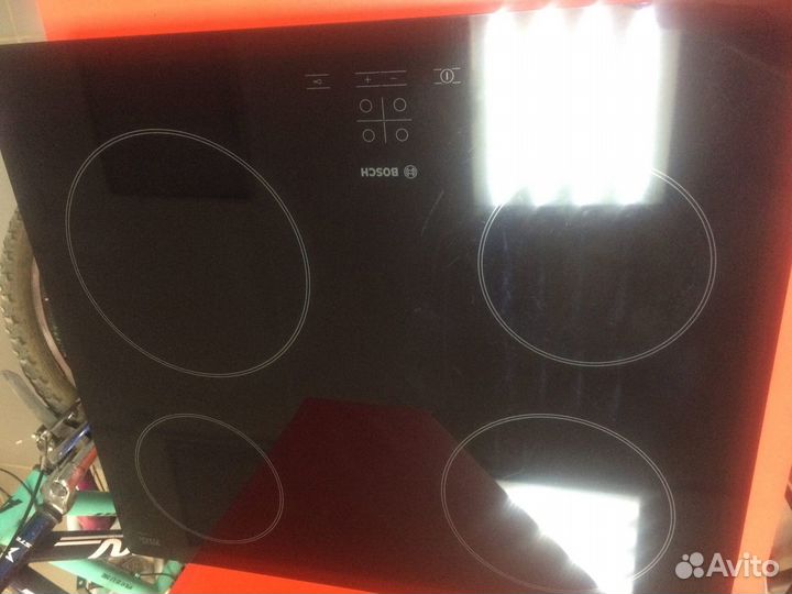 Электрическая варочная панель Bosch PKE611D17E