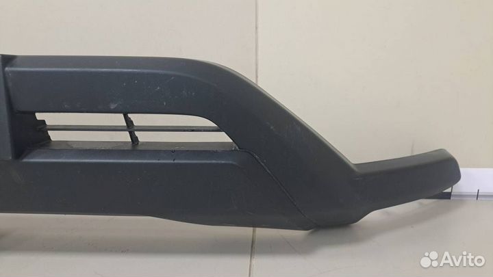 Накладка переднего бампера Toyota Hilux Pick Up