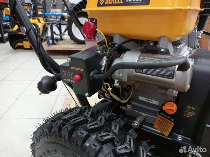 Бензиновая снегоуборочная машина SB 560 LP