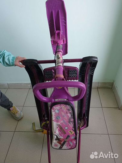 Детский снегокат со спинкой