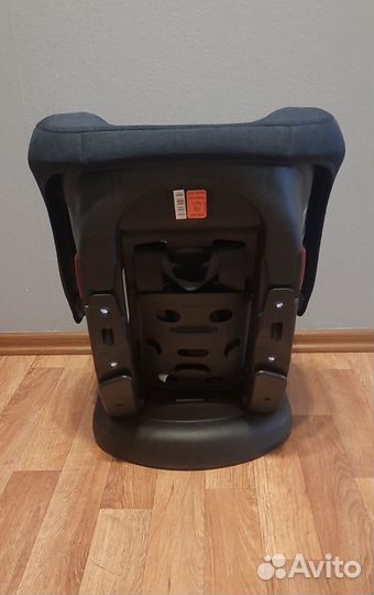 Детское автомобильное кресло Joie