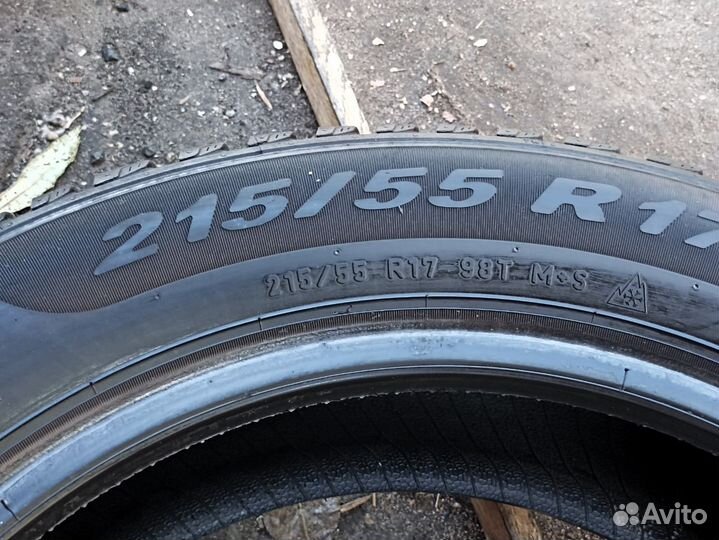 Pirelli Cinturato Winter 215/55 R17 98T