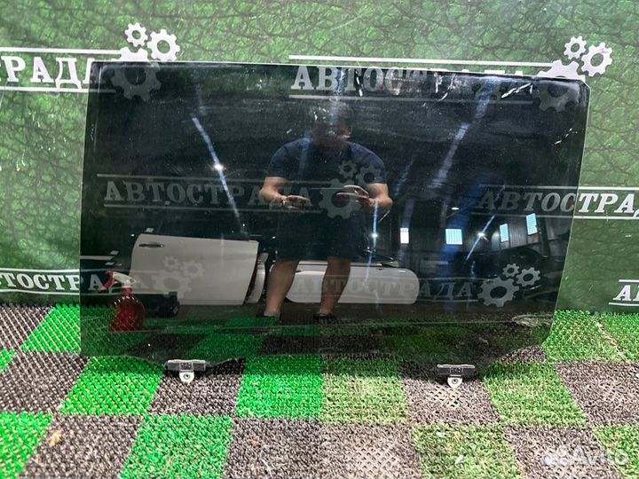 Стекло двери заднее левое Toyota Highlander U50