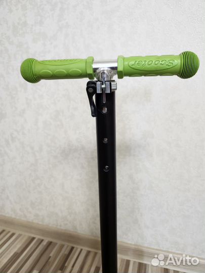 Самокат трехколесный