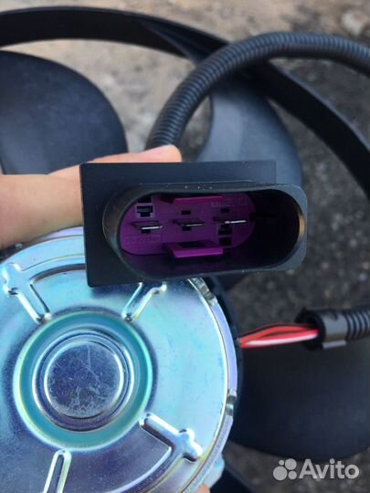 Вентилятор новый VAG v150118451 skoda volkswagen