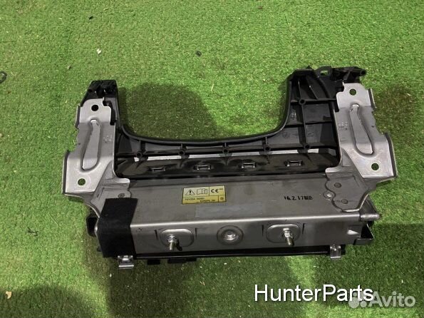 Подушка безопасности в колено mitsubishiоutlander3