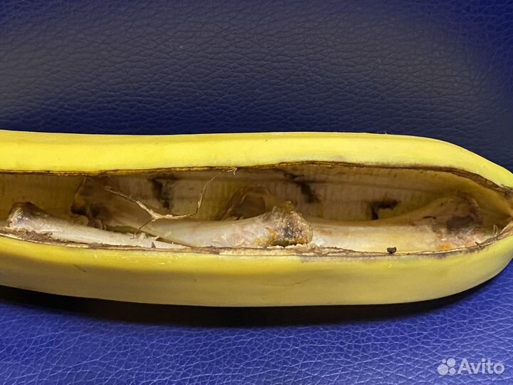 Инсталляция «Кости банана»