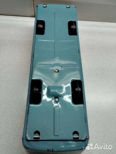 Игрушки СССР. Автобус турист. Самолёт, пистолет