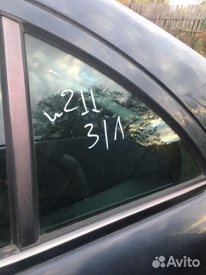 Стекло заднее Mercedes w211