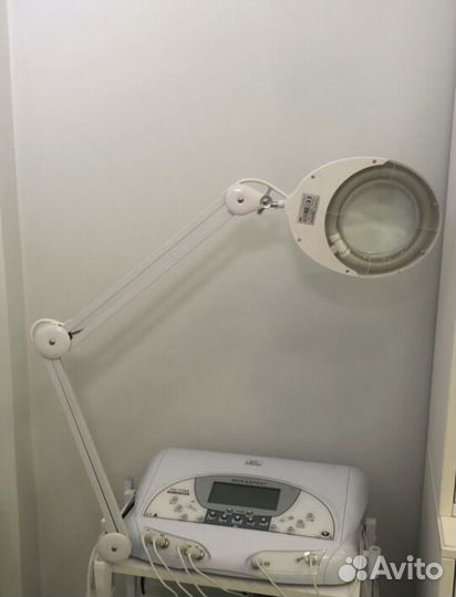 Лампа-лупа косметологическая