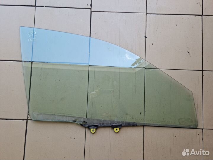 Стекло боковое Mitsubishi Lancer IX