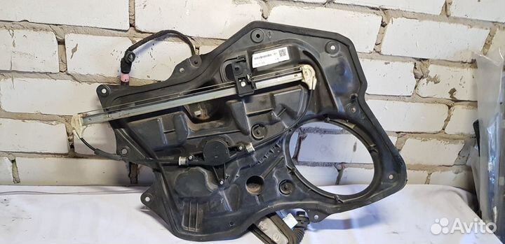 Mazda 3 BL Стеклоподъемник в сборе задний левый