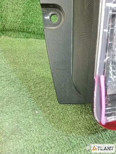 Фонарь задний правый toyota noah