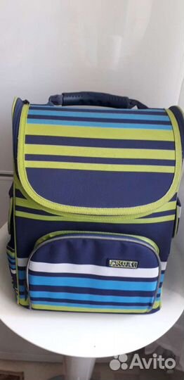 Рюкзак школьный в хорошем состоянии