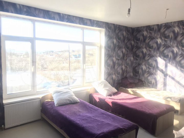 Комната 35 м² в > 9-к., 2/2 эт.