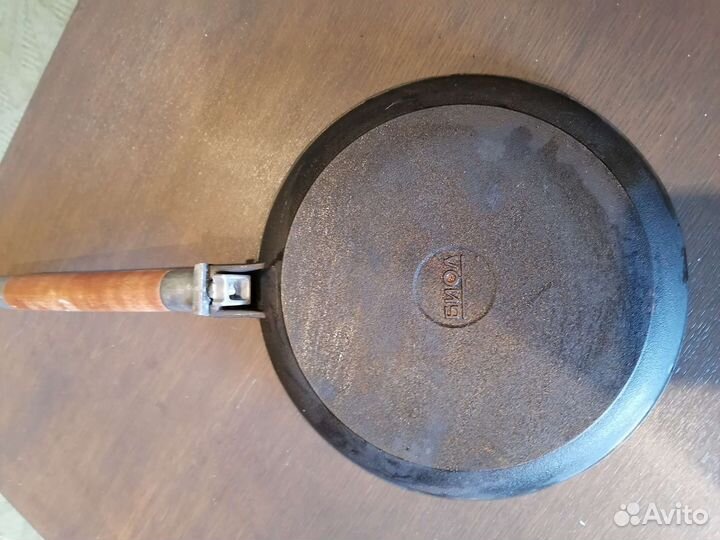 Чугунная блинная сковорода биол