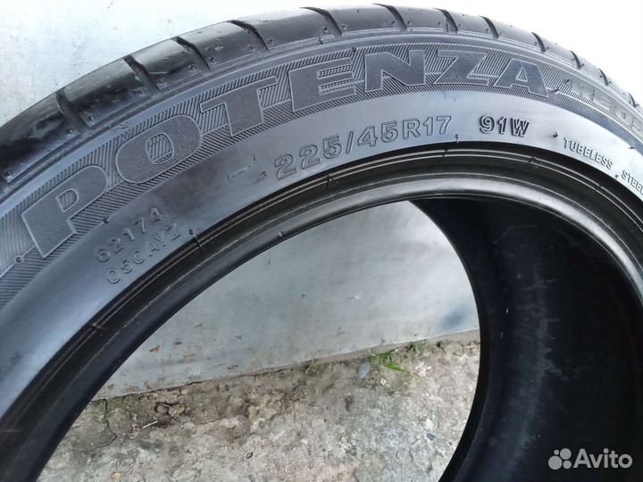 Bridgestone Potenza RE050 225/45 R17