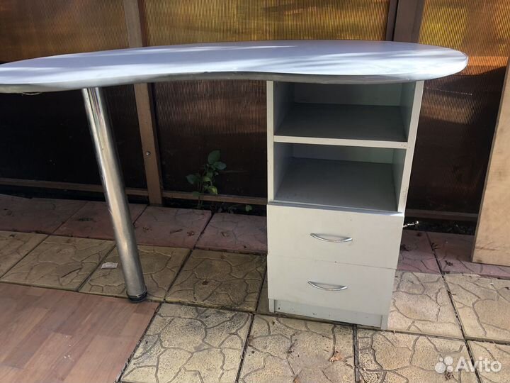 Стол для маникюра бу