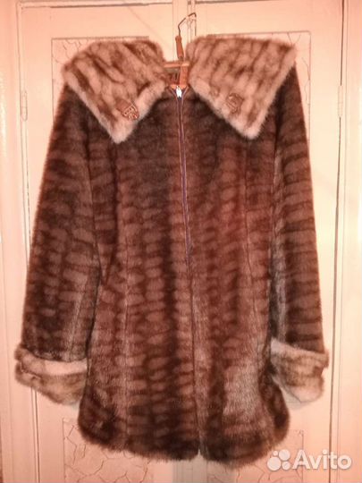 Шуба мутоновая с капюшоном