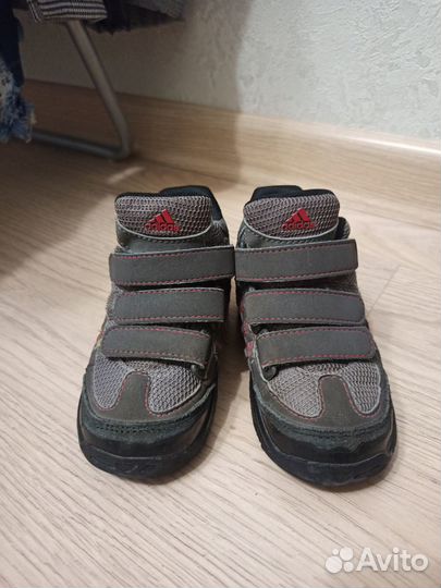 Ботинки adidas 23