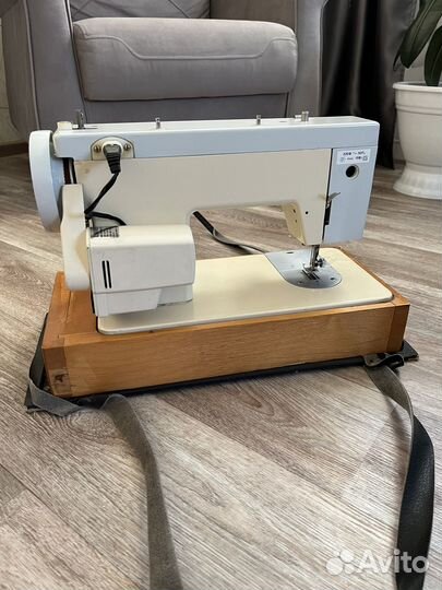 Швейная машинка чайка 134