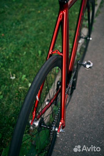 Трековый велосипед Throne