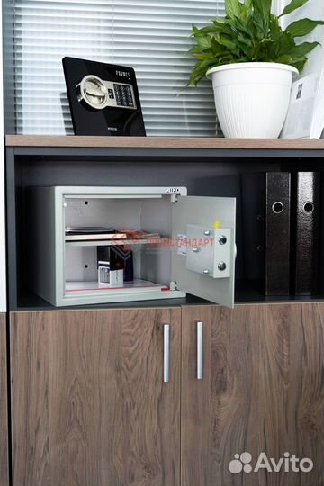 Сейф металлический