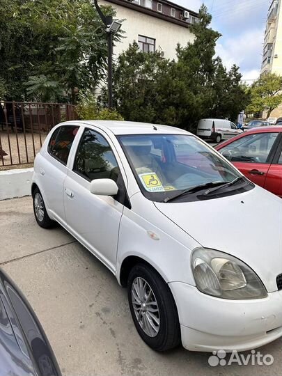 Toyota Vitz, 2001
