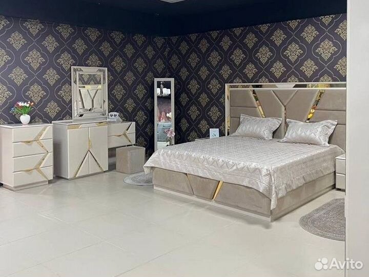 Спальный гарнитур